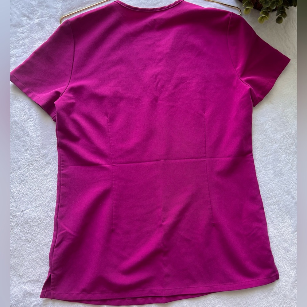 Catarina One-Pocket Scrub Top || Raspberry Sorbet || Figs - Picture 4 of 4